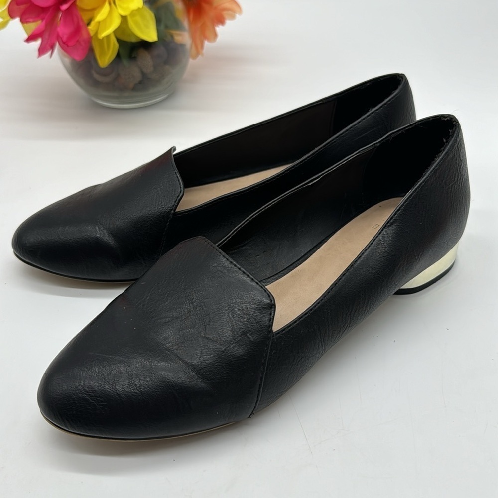 Mix No. 6 Sarilinas Black Slip On Loafer w/ Gold accent at heel Size 8 BLO6193C